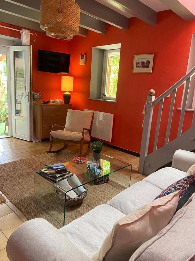 Location de vacances pour 6 personnes, avec Terrasse ainsi que Jardin et Vue à Scey-sur-Saône-et-Saint-Albin
