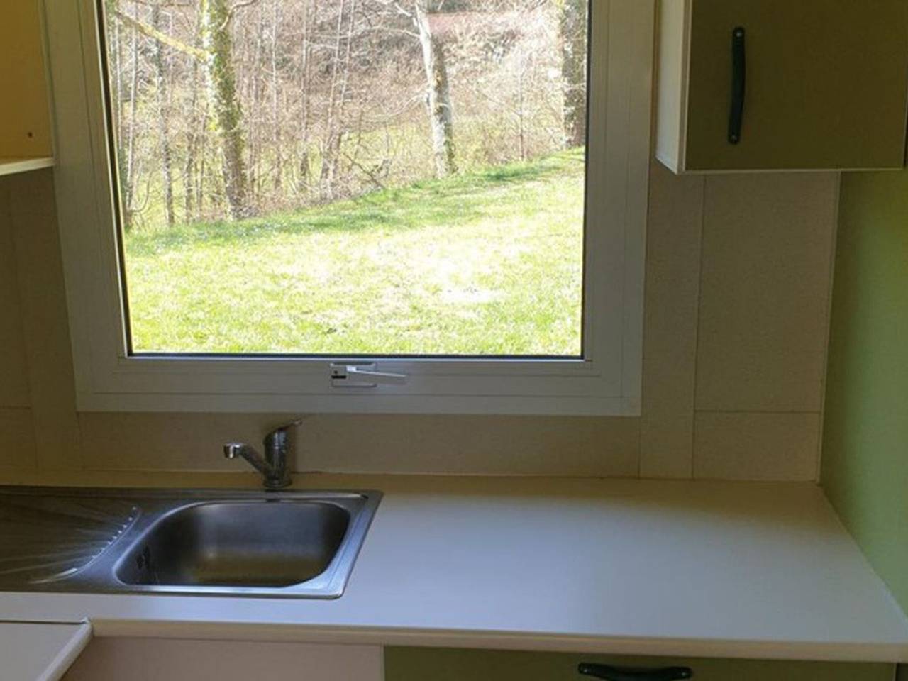 Chalet with Ac - 5 guests, pets Ok in Lac de Saint-Point Lamartine, Saint-Point