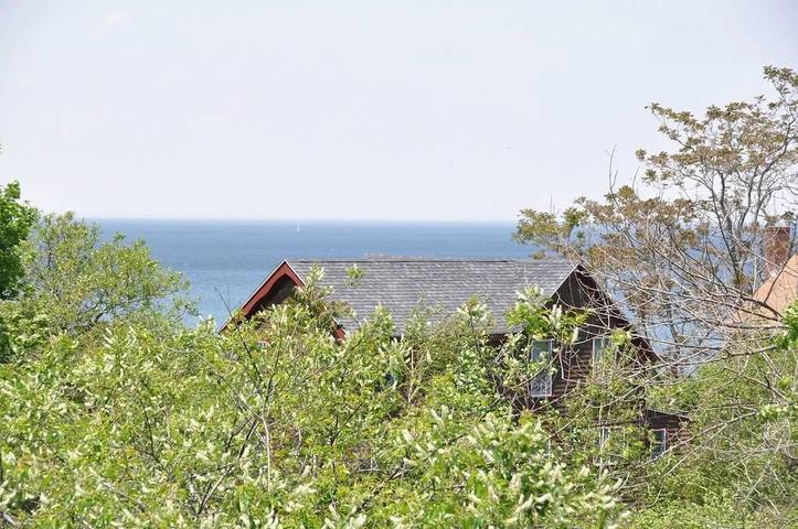 Vacation rental for 12 people, with balcony and yard in Gloucester (MA)