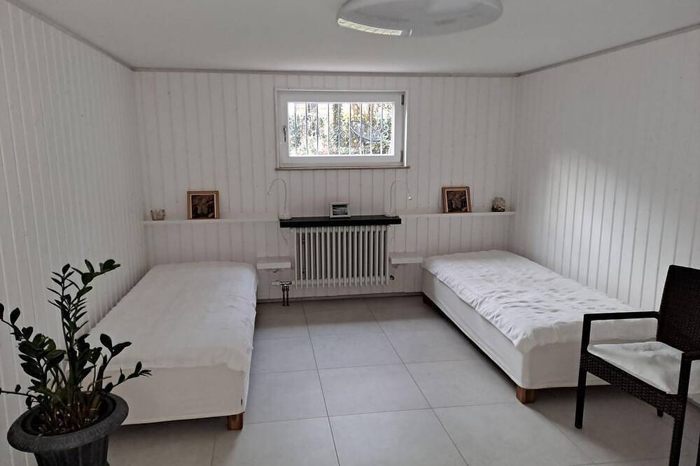 Ganze Wohnung, Einzelzimmer, Etagendusche/Etagen-Wc, gartenseitig - Paradiesgarten am Saaleufer in Bad Kissingen, Rhön-Bayern