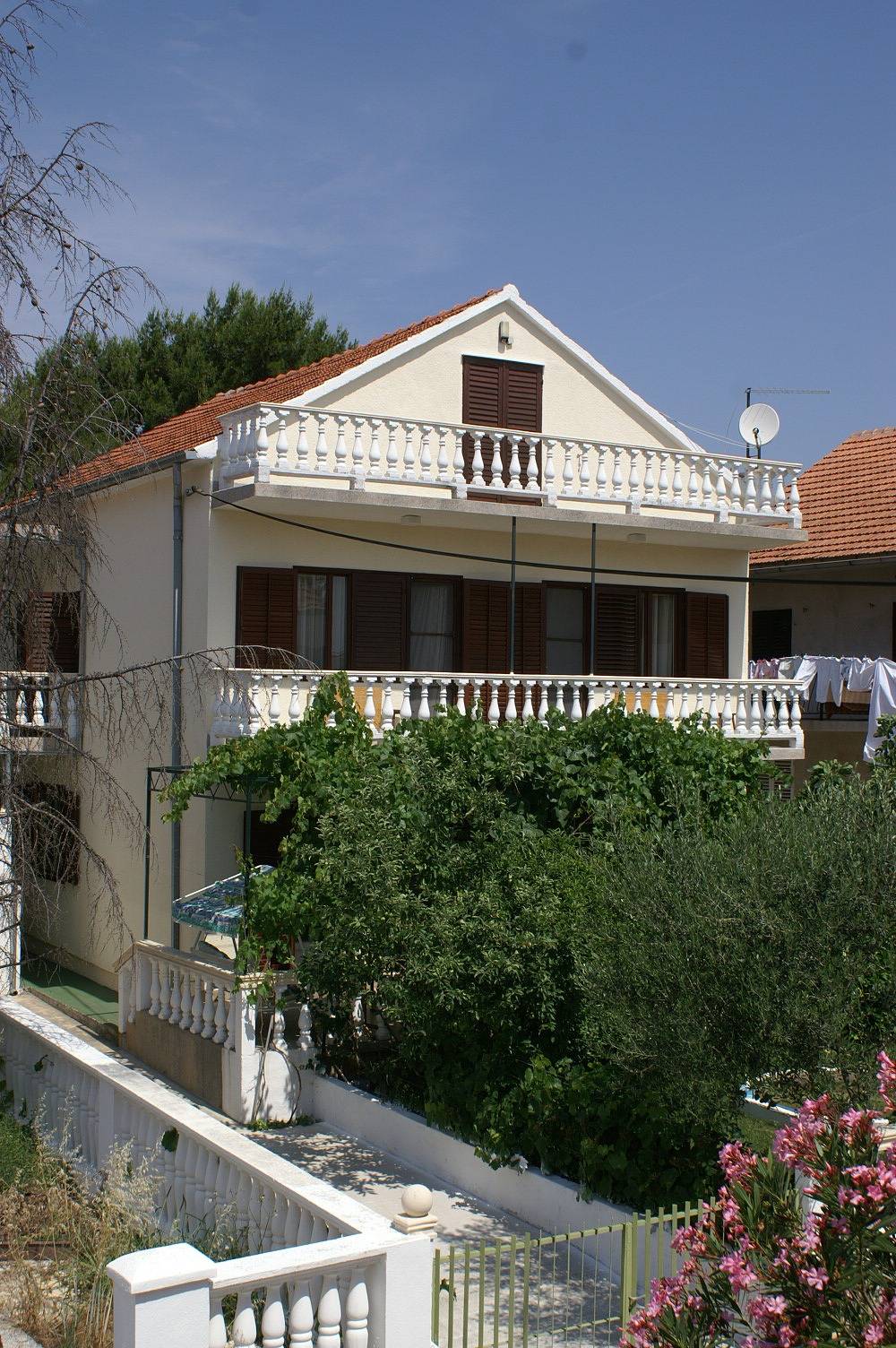 Ganze Wohnung, 1-Zimmer-Ferienwohnung mit Terrasse Vodice A-4180-b in Vodice, Šibenik-Knin
