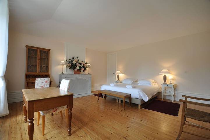 Location de vacances pour 14 personnes, avec jacuzzi ainsi que jardin et piscine à Divajeu - 2