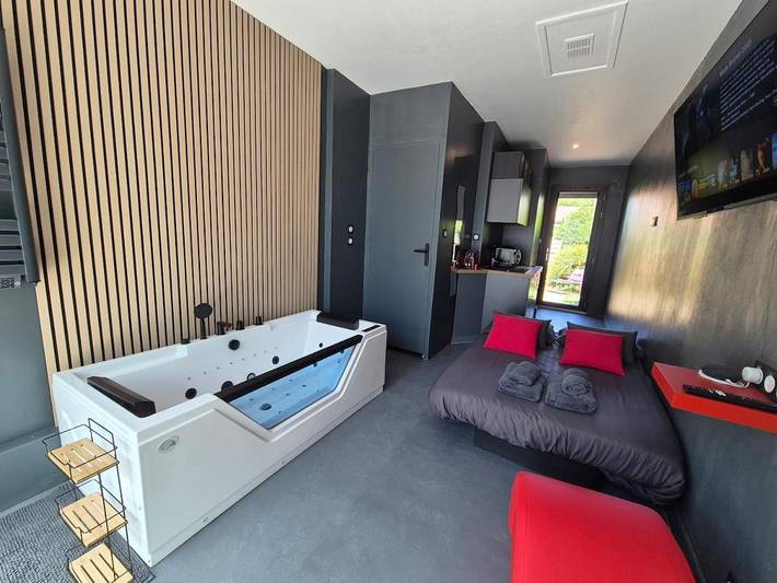 Maison d’hôte pour 2 personnes, avec terrasse ainsi que jardin et jacuzzi à Fouras