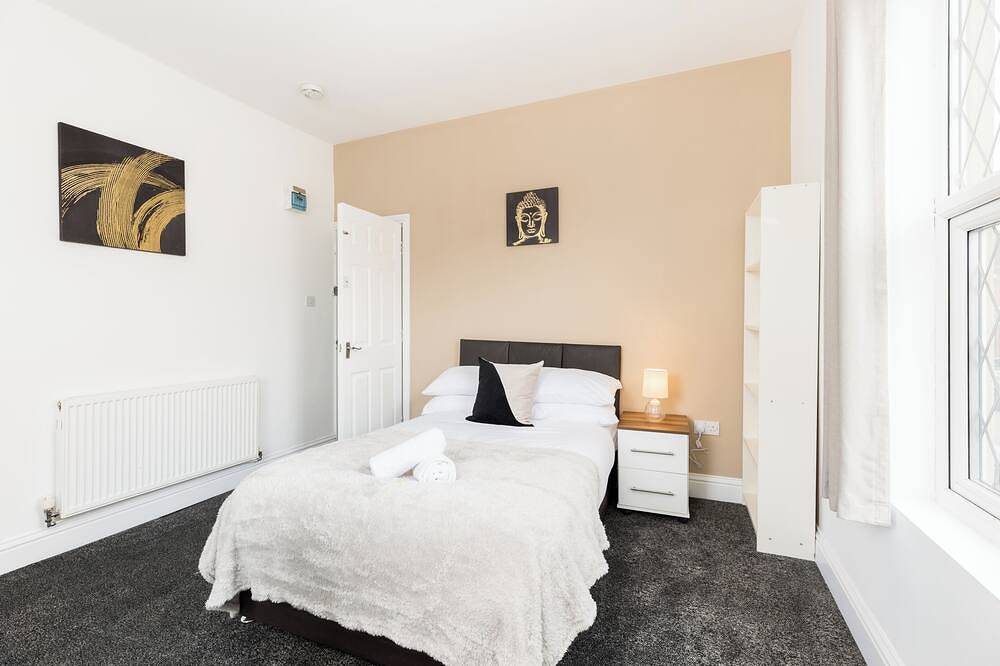 New! Spacious 7Br House with Free Parking and Wifi in Coventry, Birmingham e dintorni