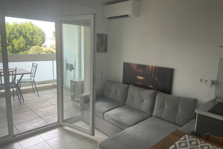 Appartement de vacances pour 2 personnes, avec terrasse, adapté aux familles à Cogolin