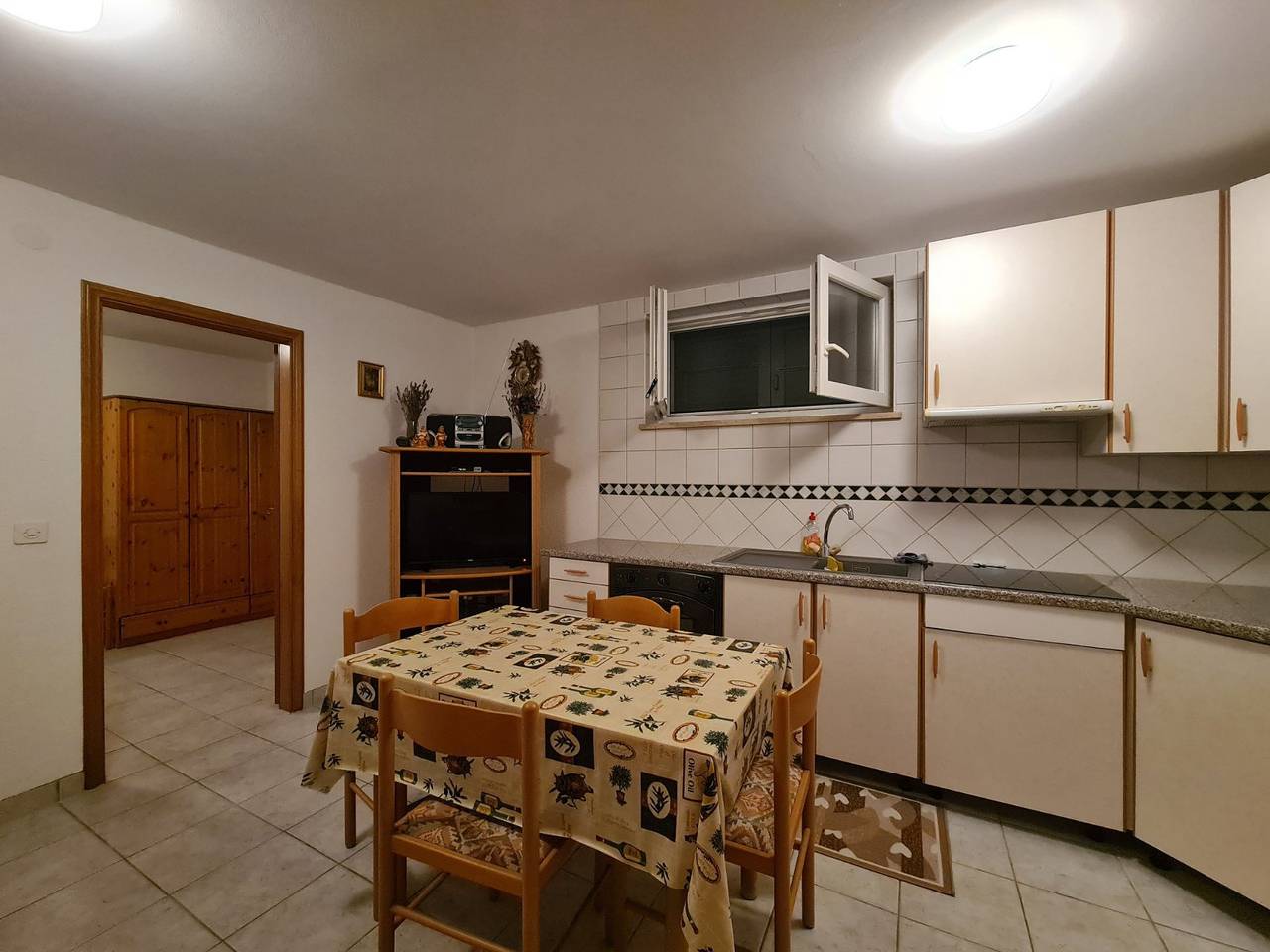 Hel leilighet, Ferieleilighet for 4 personer med terrasse in Pula, Pula-Medulin