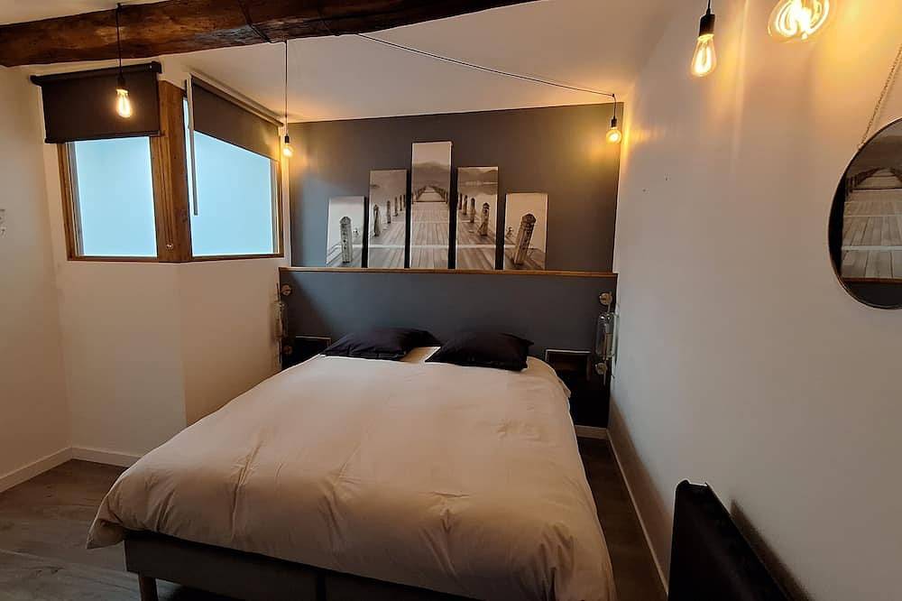 Appartement entier, Gîte cosy avec balnéo, dans l'un des + beaux villages de France, Beaujolais in Oingt, Région de Villefranche-sur-Saône