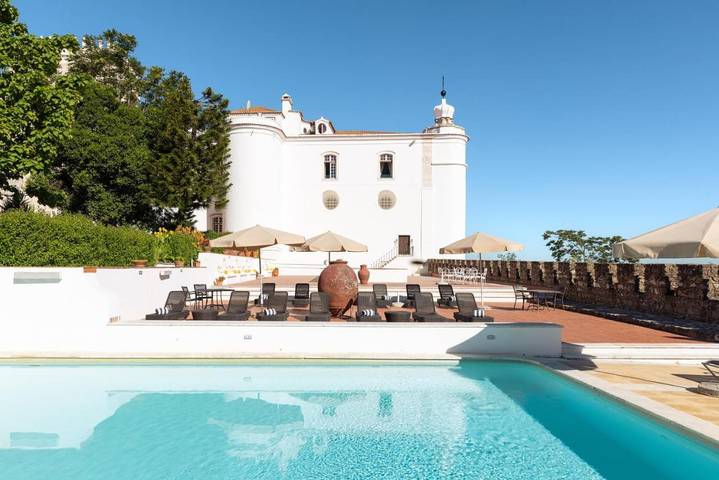 Hotel para 10 pessoas, com jardim e piscina e ainda terraço em Estremoz