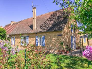 Gîte pour 8 personnes, avec vue et jardin à Trémolat