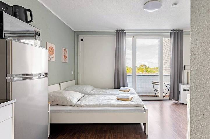 Ganze Wohnung, Exklusiv | Küche | Office | Streaming+Minibar 6311 in Bonn, Rheinland
