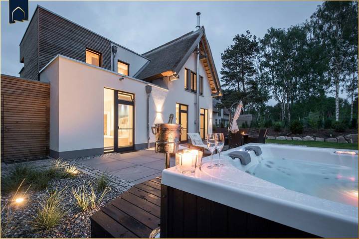 Ferienhaus für 6 Personen, mit Whirlpool und Garten sowie Sauna in Karlshagen