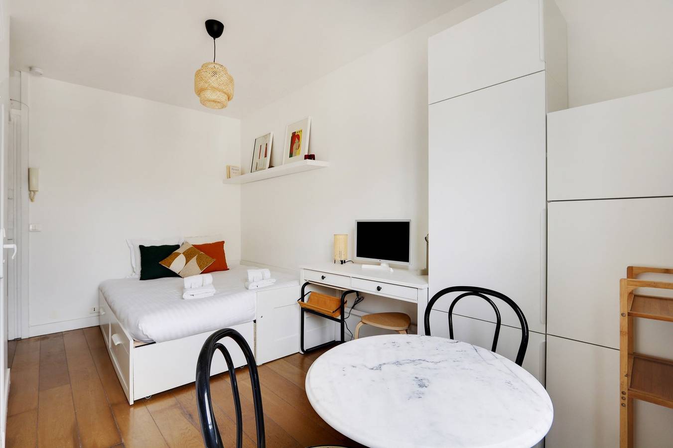 Hel studio-lejlighed, B Canal St Martin Lovely Room in 10th Arrondissement, Paris