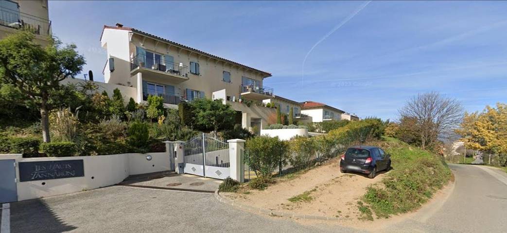 Gîte pour 4 personnes, avec piscine ainsi que vue et jardin à Tanneron - 2