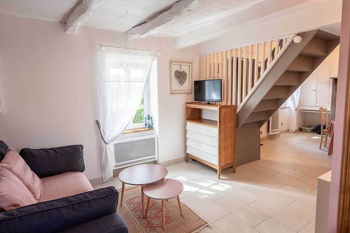 Gîte pour 6 personnes, avec terrasse ainsi que piscine et jardin à Pinsac - 4