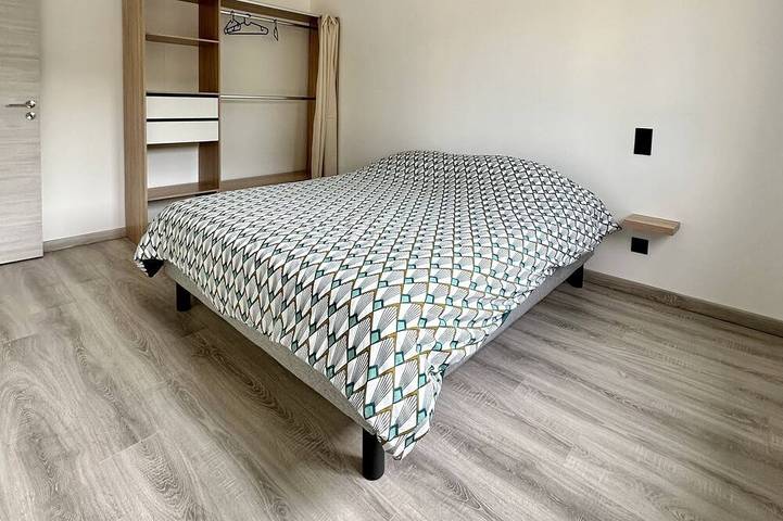 Location de vacances pour 8 personnes, avec terrasse et jardin à Lachapelle-sous-Aubenas - 3