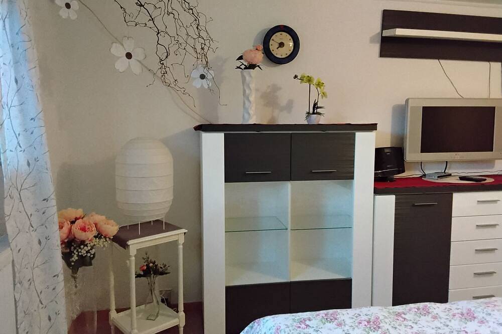 Ganze Wohnung, Kleine gemütliche Ferienwohnung in der Lewitz in Banzkow, Ludwigslust-Parchim