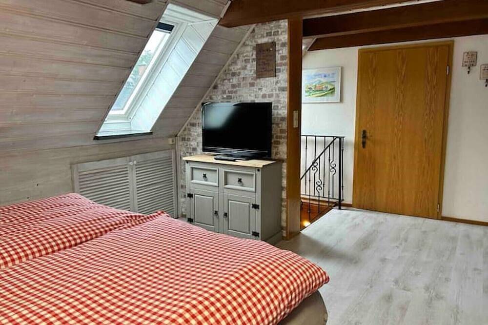 Ganze Wohnung, Maisonette-Fewo Fritz mit Außen-Whirlpool und  Infrarotsauna in Großschönau, Zittauer Gebirge