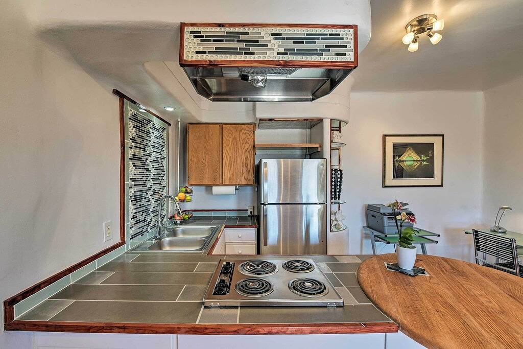 Ganze Wohnung, Neu! Adobe Escape mit Ansichten - In der Nähe des Taos Ski Valley! in Taos County