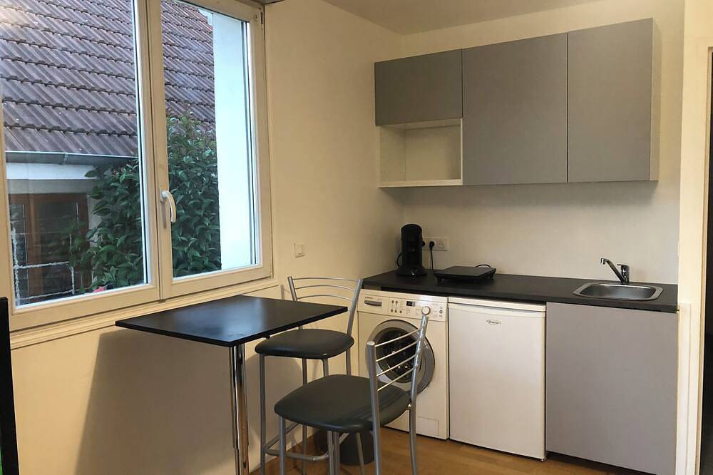 Entire apartment, Charming studio 20 minutes from Gare Saint-Lazare in Cormeilles-en-Parisis, Val-d'Oise