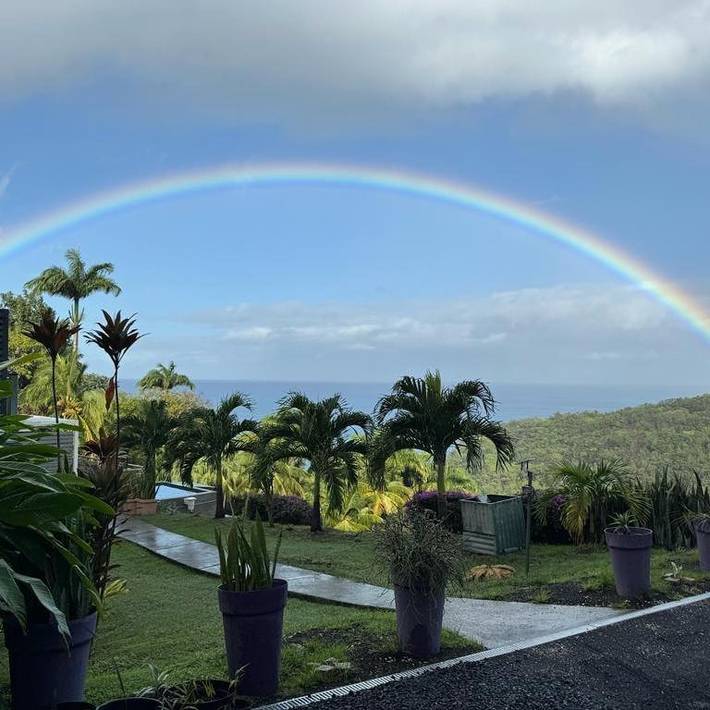 Location de vacances pour 4 personnes, avec piscine ainsi que vue et jardin dans Plage de Ferry - 2