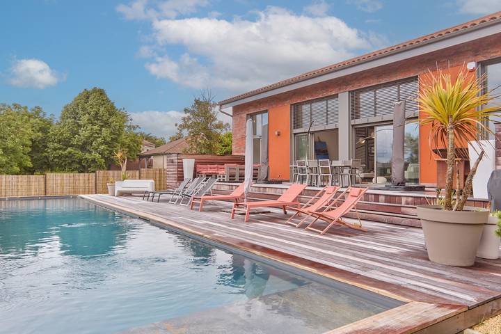 Location de vacances pour 6 personnes, avec Terrasse ainsi que Jardin et Piscine à Prayssas