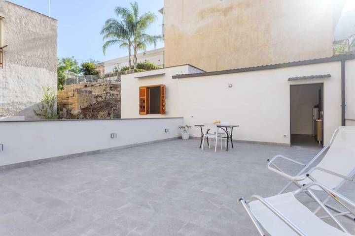 Ferienwohnung für 4 Personen, mit Garten und Kinderpool, kinderfreundlich in Palermo