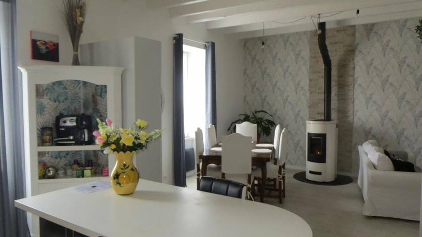 Gîte pour 6 personnes, adapté aux familles dans Chauffailles - 2