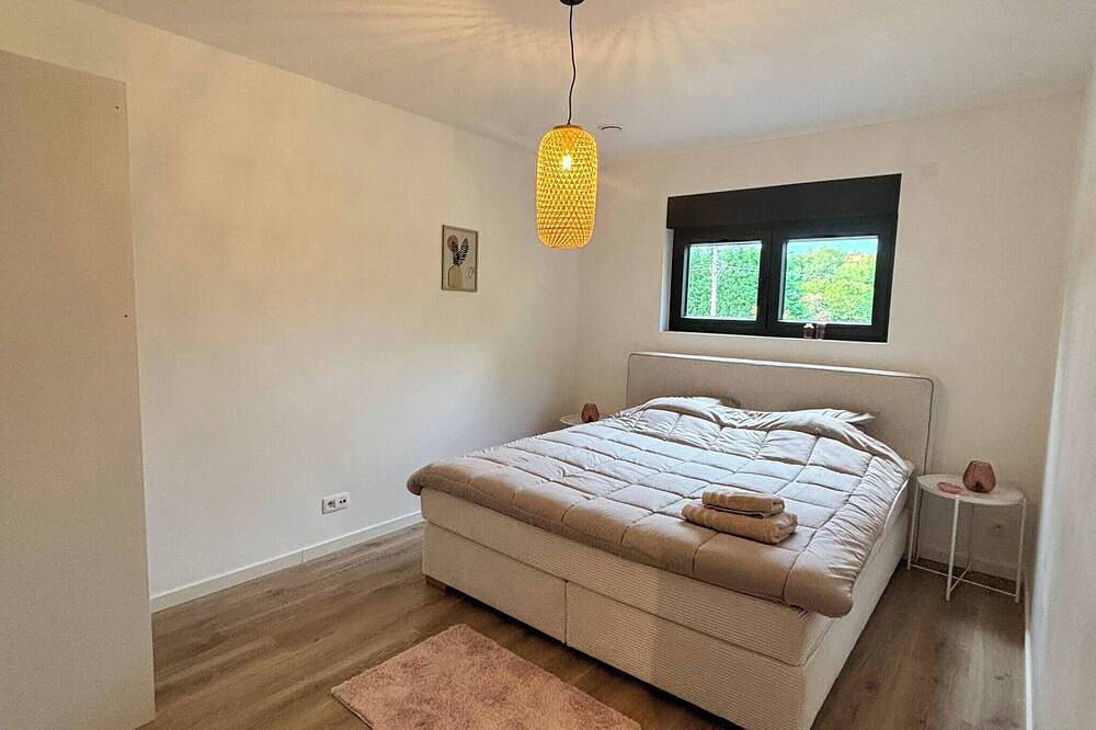 Luxus-Haus im Nationalpark Hoge Kempen mit Schwimmbad in Genk, Hasselt und Umgebung