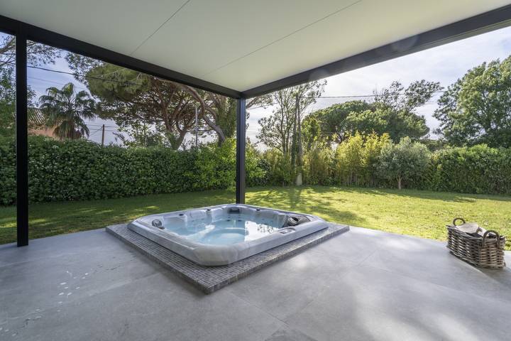 Villa für 8 Personen, mit Garten und Whirlpool, mit Haustier