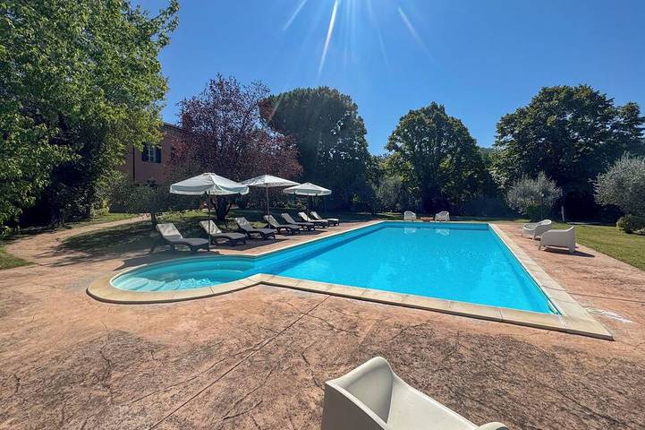 Casa vacanza per 12 persone, con terrazza e piscina nonché giardino, con animali domestici - 1