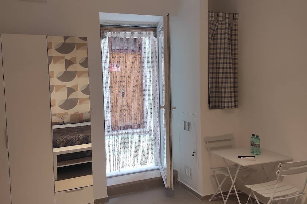 Room with private bathroom in the heart of Barletta's historic center in Barletta, Barletta-Andria-Trani