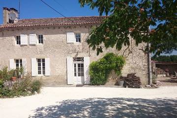 Agriturismo pour 10 personnes, avec terrasse ainsi que piscine et jardin à Margueron
