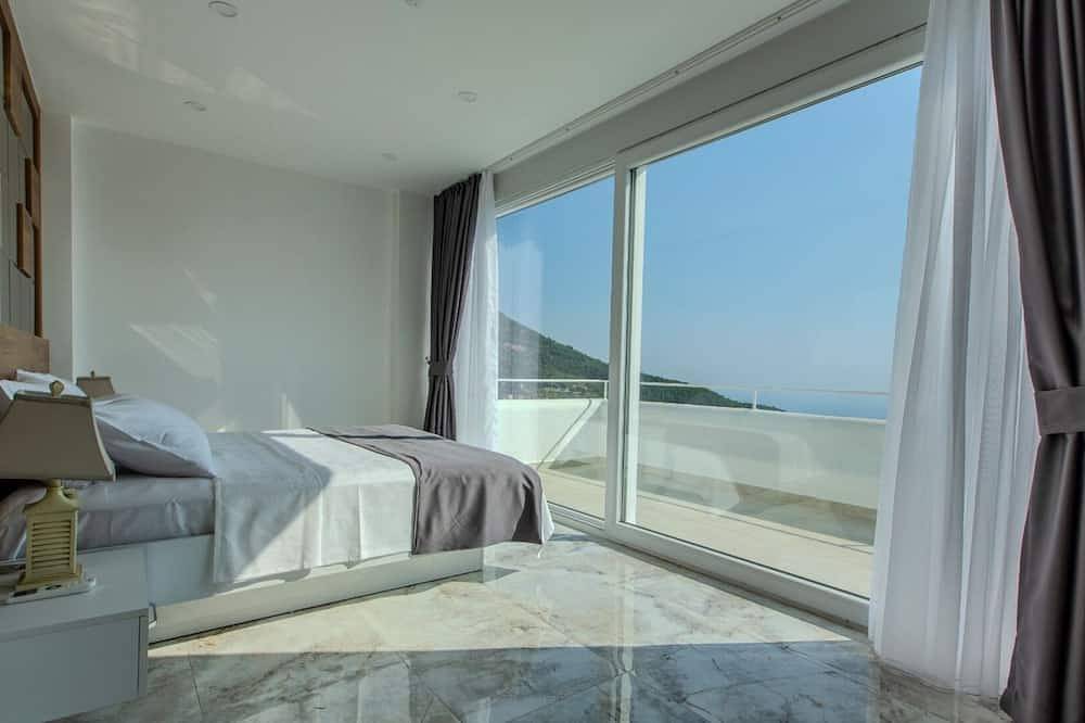 Stunning Sea and Castle Views, Alanya Villa 1024 in Alanya, Provinz Antalya