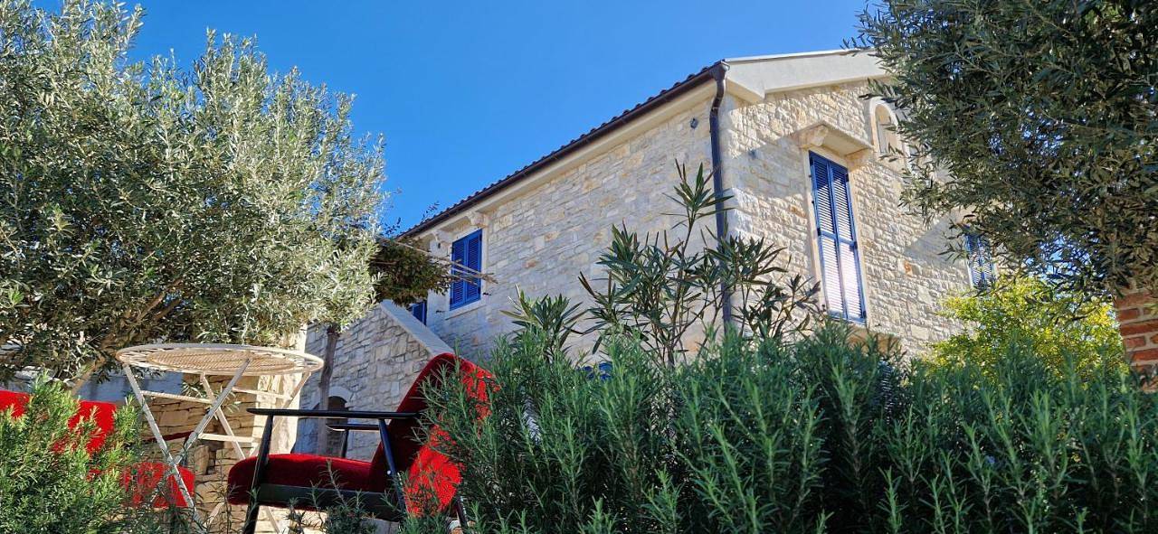 Ganze Wohnung, Three-Bedroom Deluxe Apartment in Kolan, Kolan (Kroatische Adria)
