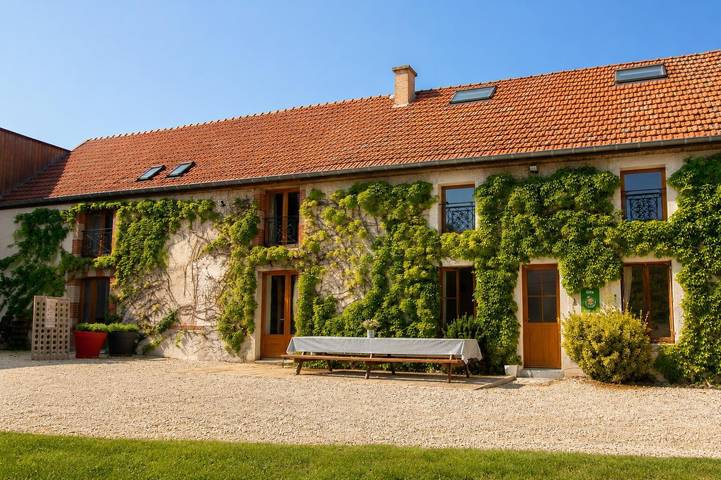 Gîte pour 15 personnes, avec Terrasse et Jardin