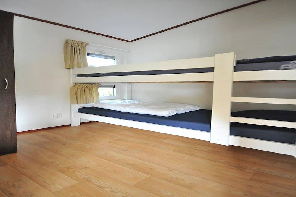 Cozy Chalet in the Dune Region in Egmond, Egmond aan Zee