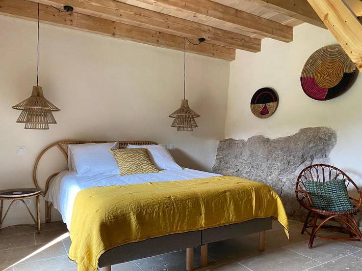 Chambre d’hôte pour 2 personnes, avec Terrasse et Jacuzzi ainsi que Jardin et Piscine