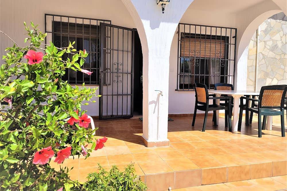 Ferienhaus mit Garten 150m vom Sandstrand in Las Marinas, Dénia