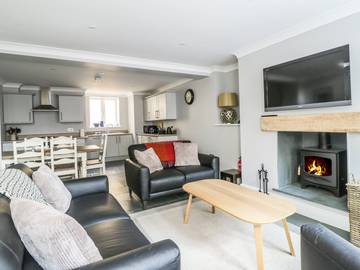 Log Cabin for 6 People in Bowness-on-Windermere, Cumbria, Photo 3