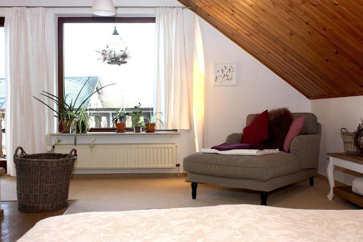 Ferienwohnung für 2 Personen, mit Balkon und Terrasse sowie Garten und Ausblick in Ober-Mörlen - 3