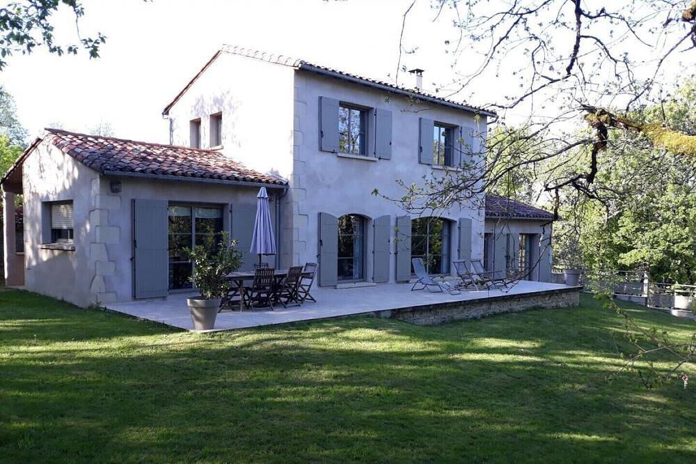 Grande maison de charme 8 personnes in Villefranche-de-Rouergue, Aveyron
