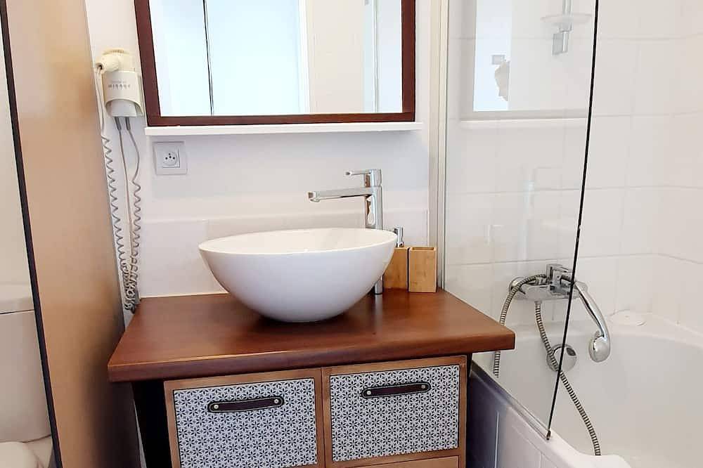 Appartement entier, Appt Lagord avec piscine 5min plages et centre ville de La Rochelle in Lagord, Région de La Rochelle