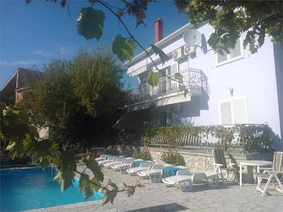 Apartament Wakacyjny dla 4 osoby w Tribunj, Żupania szybenicko-knińska