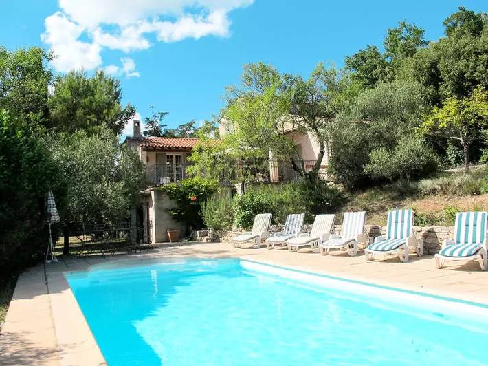 Villa pour 6 personnes, avec Terrasse ainsi que Jardin et Piscine