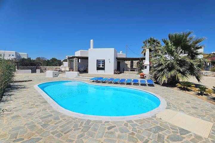 Villa for 8 people, with garden and hot tub - 1