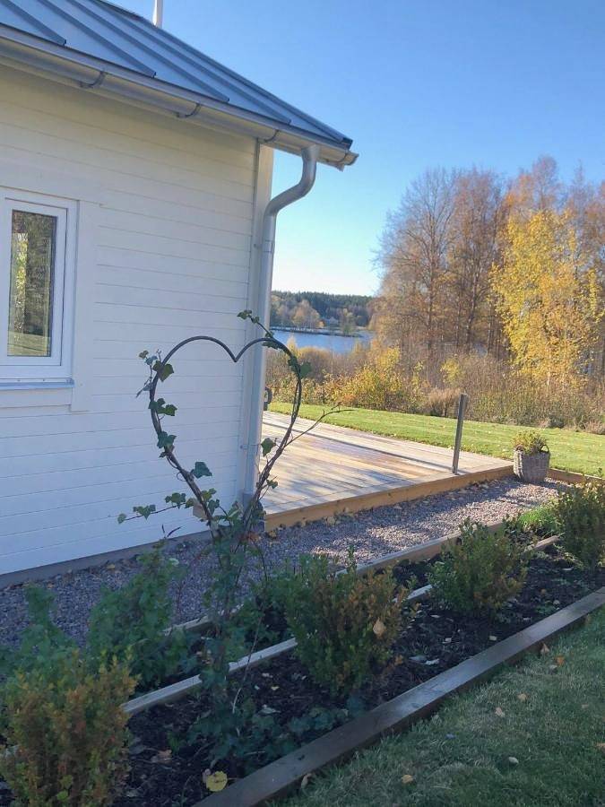 Ferienwohnung für 2 Personen, mit Terrasse und Garten sowie Seeblick und Ausblick in Nyköping kommun
