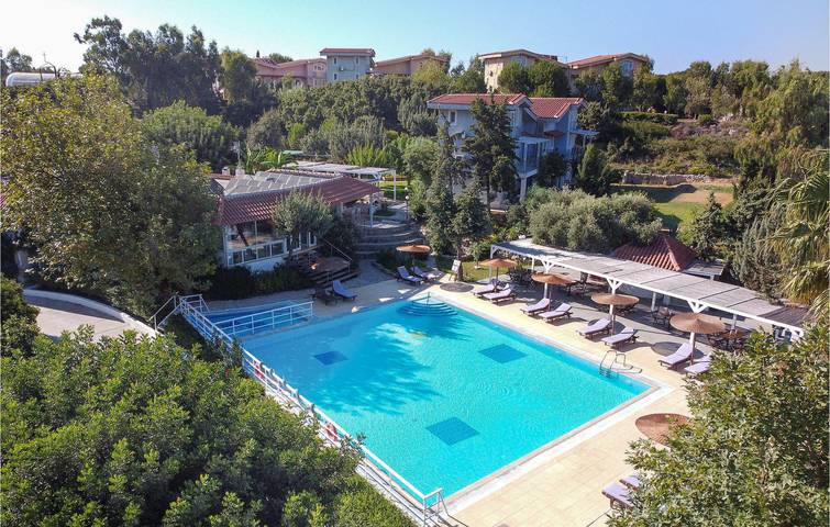 Gîte pour 3 personnes, avec terrasse et piscine dans Cos - 2