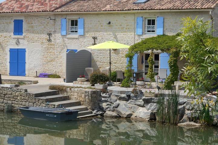 Gîte pour 4 personnes, avec terrasse et jardin à La Taillée