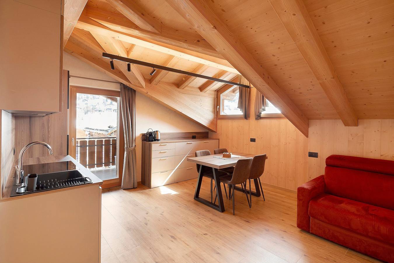 Chalet 'Malva' con vista montagna, balcone e Wi-Fi in Livigno, Valtellina