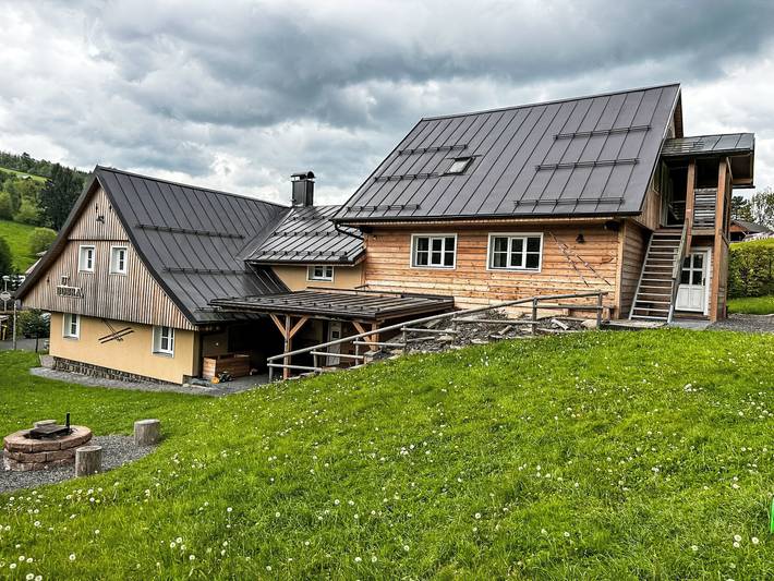 Chalet für 24 Personen, mit Terrasse und Ausblick sowie Garten und Sauna am Riesengebirge
